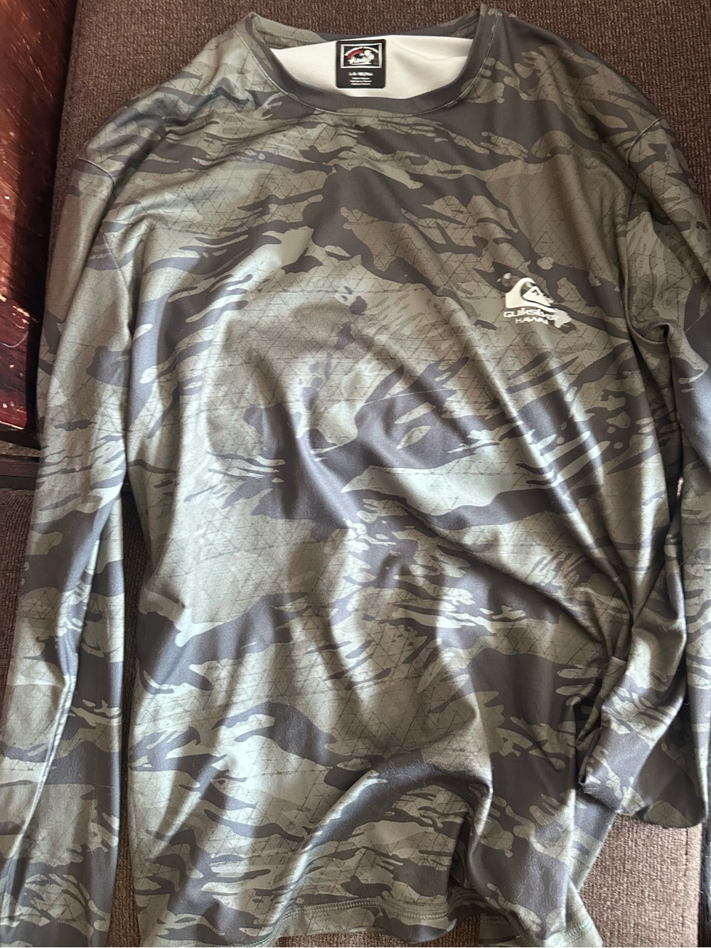 Quiksilver Men's Long Sleeve Camo Performance Tee - Olive & Gray